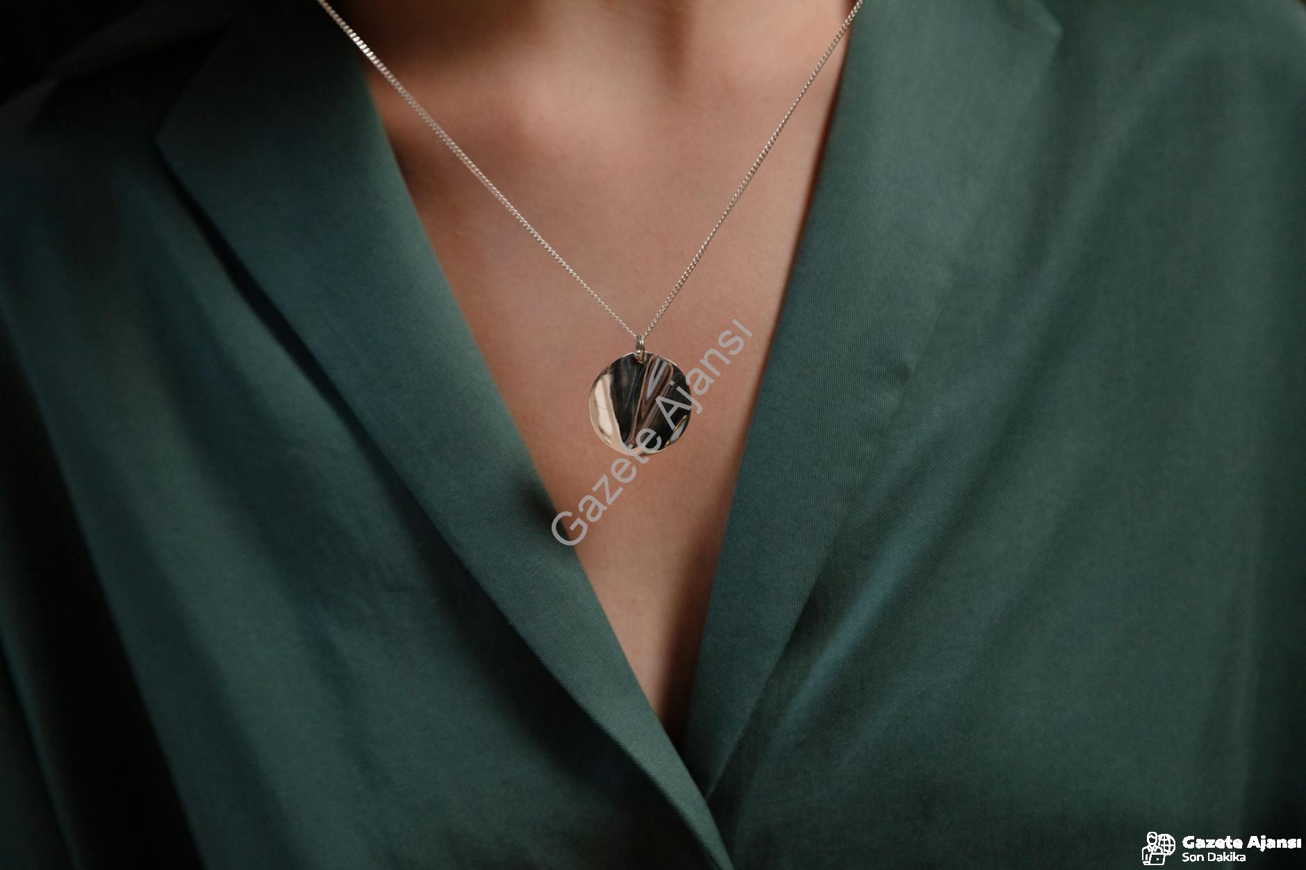 Çelik Takılarla Tarzınızı Tamamlayın