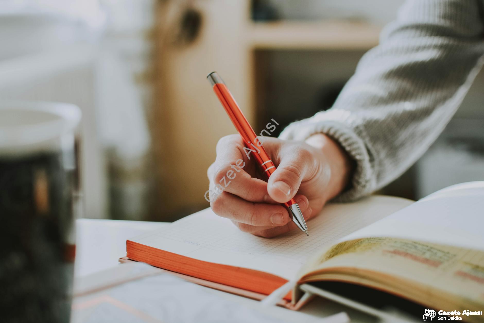 Webkral.com: E-kitap Yazarlığına Giriş